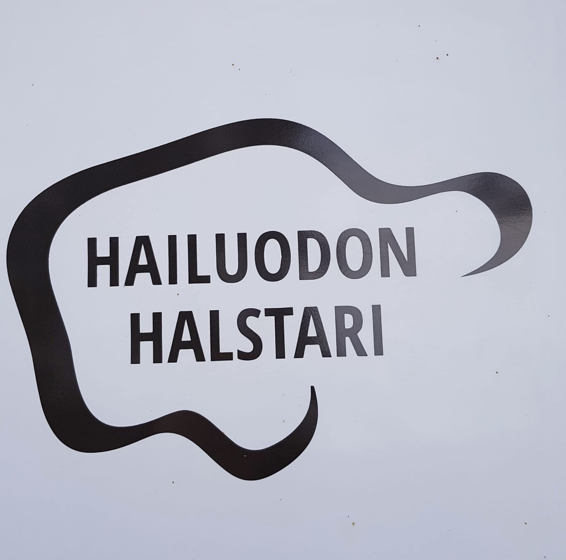 Hailuodon Halstarin myymälä avoinna jäätien ollessa auki päivittäin