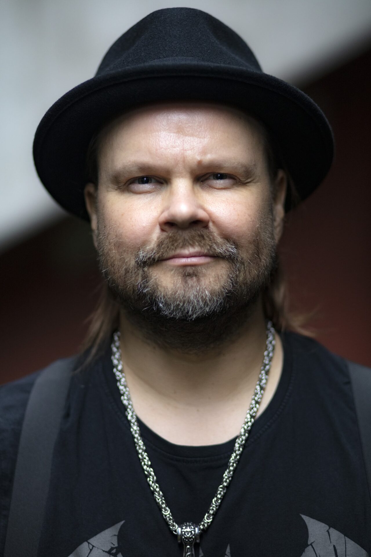 Kirjailijavierailu ja runoesitys: Tuomo Heikkinen